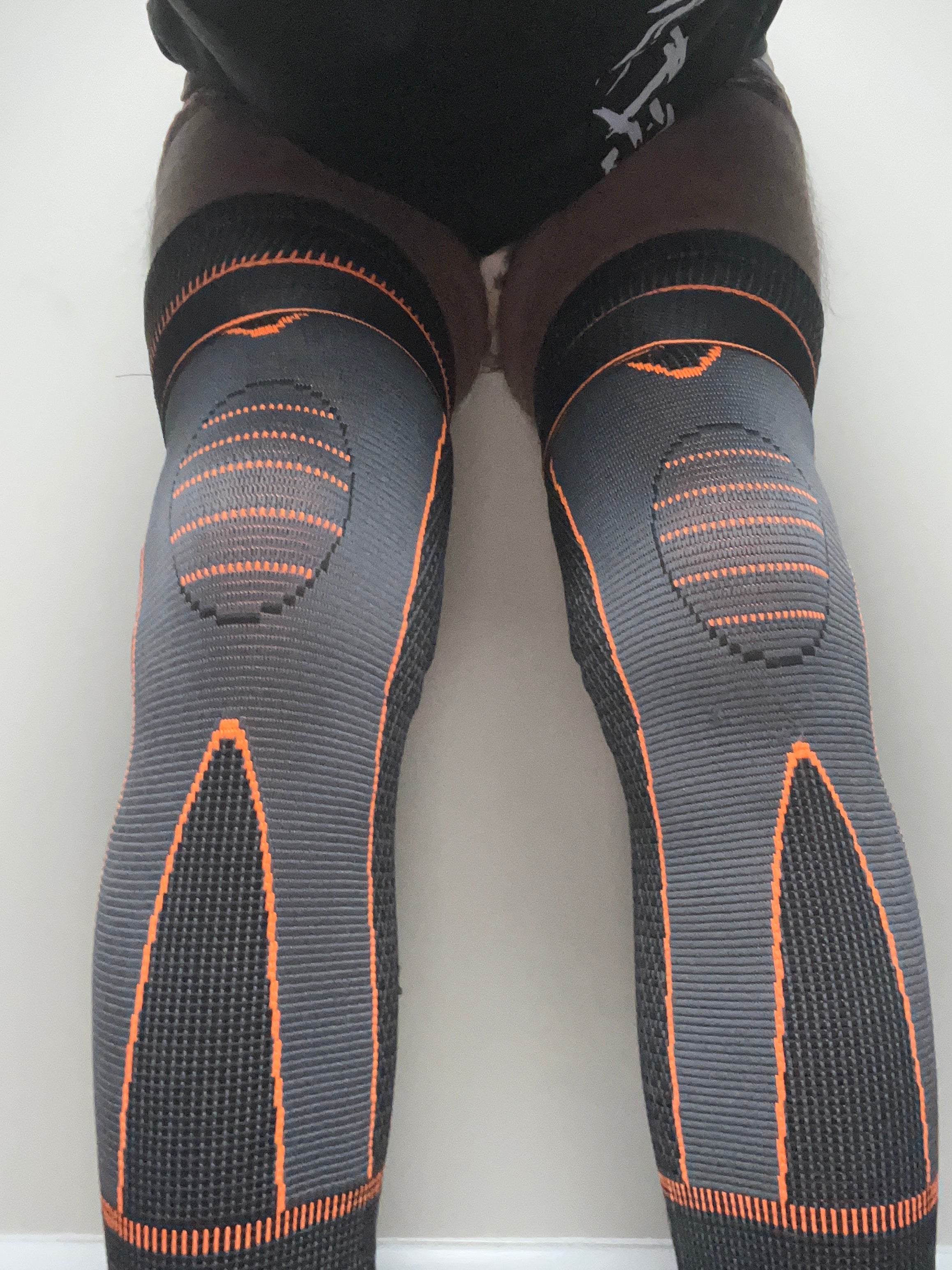 Adjustable Compression Knee Support Sleeve￼